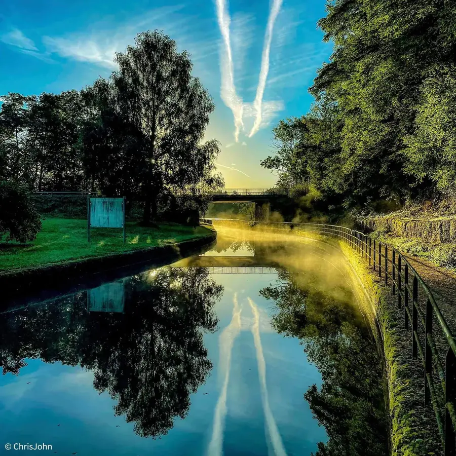 Canal d’Épinal dans la lumière du matin